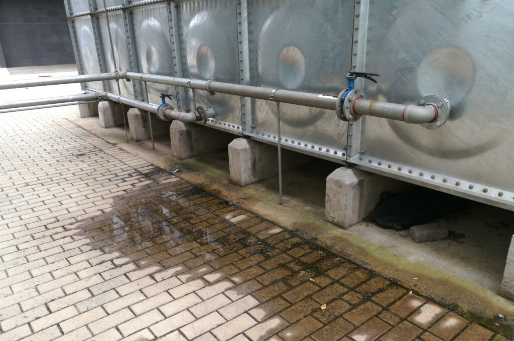 Depósitos de agua y conducciones de su instalación